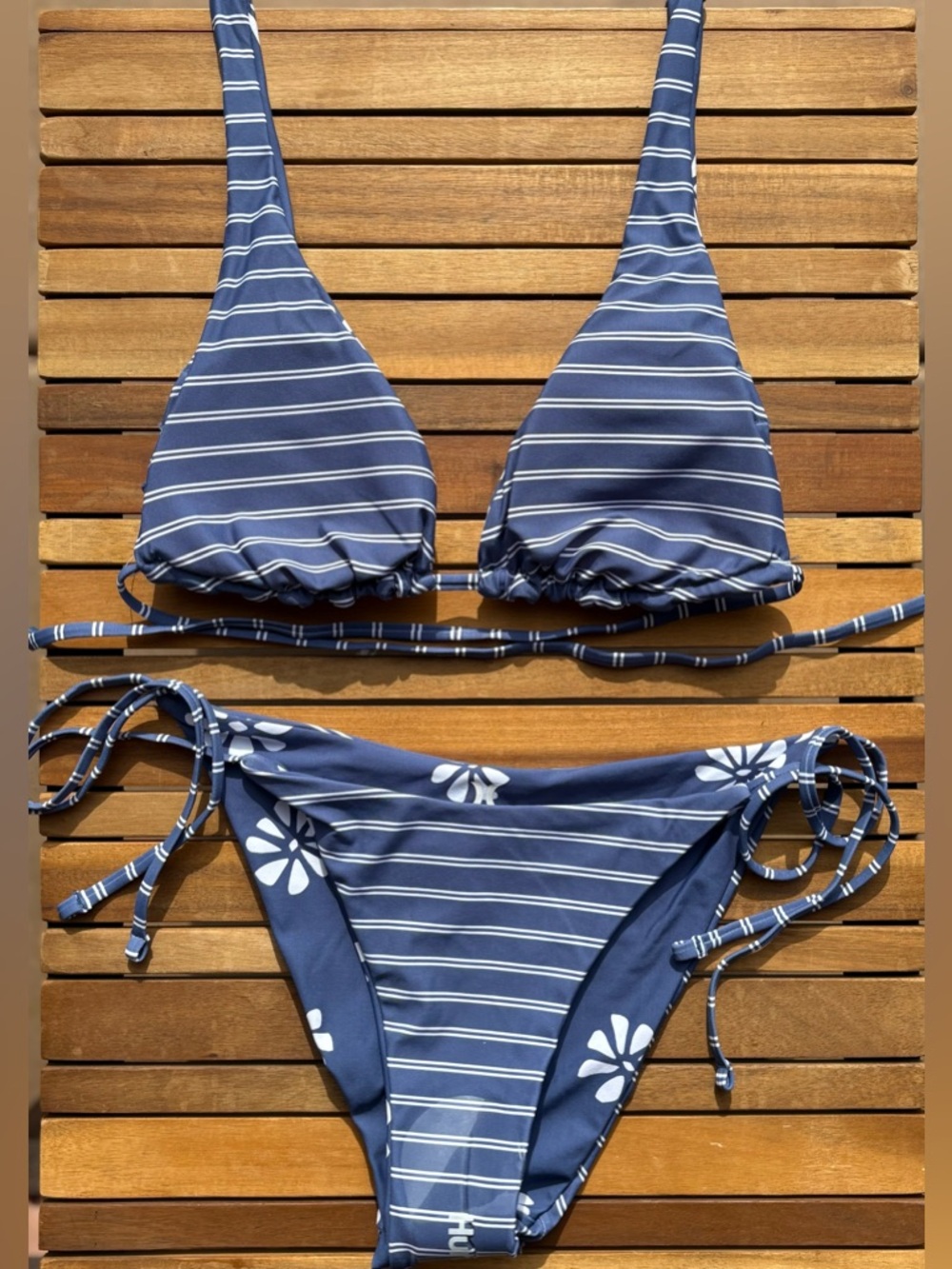 SMALL NWT Hurley Navy Blue & White Reversible Floral Striped Triangle Bikini - Picture 4 of 6